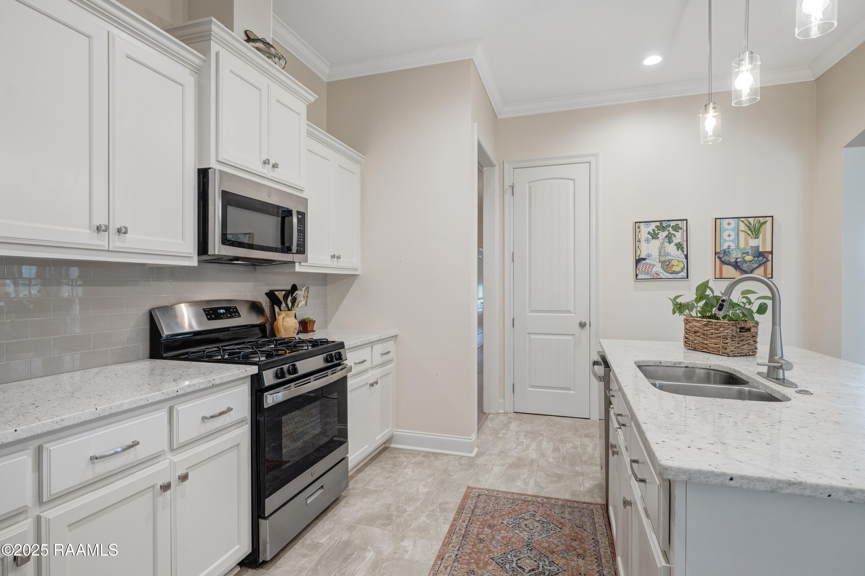 207 Tennyson Drive Broussard, LA 70518 - Photo 13 of 28 207 Tennyson-13