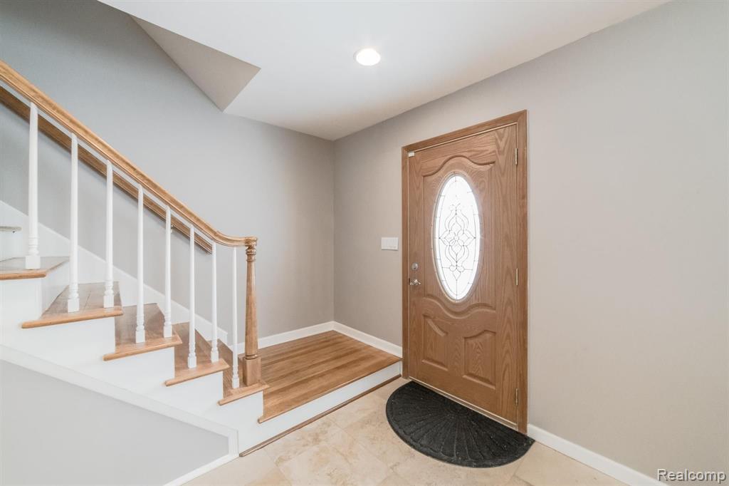 5595 Orion Road Rochester, MI 48306 - Photo 6 of 44