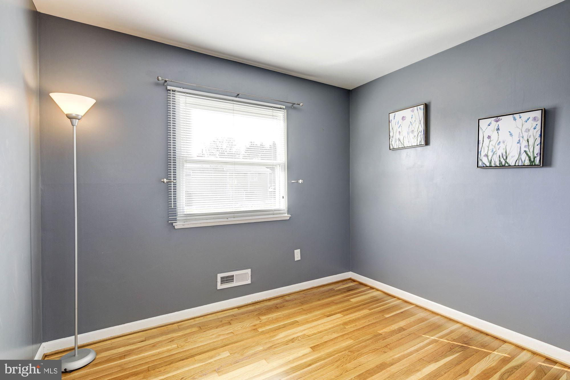 6104 Moorefield Road Catonsville, MD 21228 - Photo 22 of 30 Third bedroom