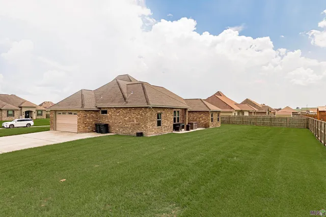 $379,900 | 1055 North Ezidore Avenue, Gramercy, LA 70052