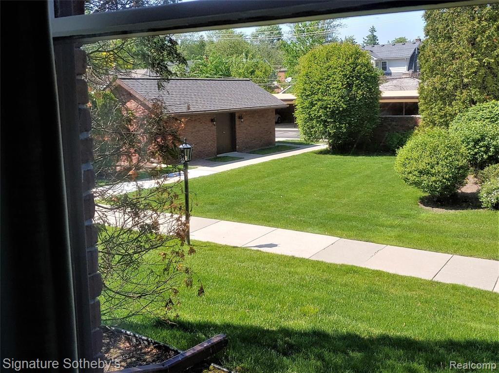 1750 Vernier Road, Unit 5 Grosse Pointe Woods, MI 48236 - Photo 33 of 33
