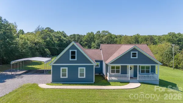 $585,000 | 3154 43rd Avenue Northeast, Hickory, NC 28601