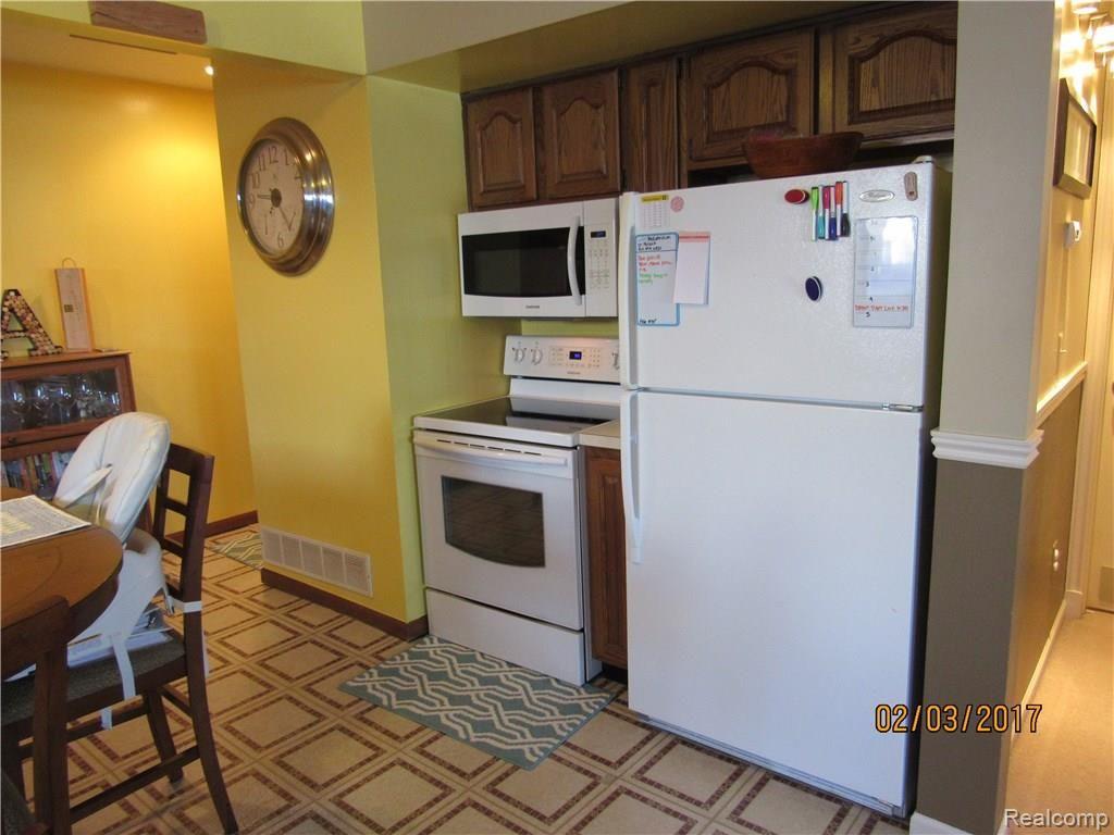 3585 Rush Lake Road Pinckney, MI 48169 - Photo 20 of 29 Appliances included