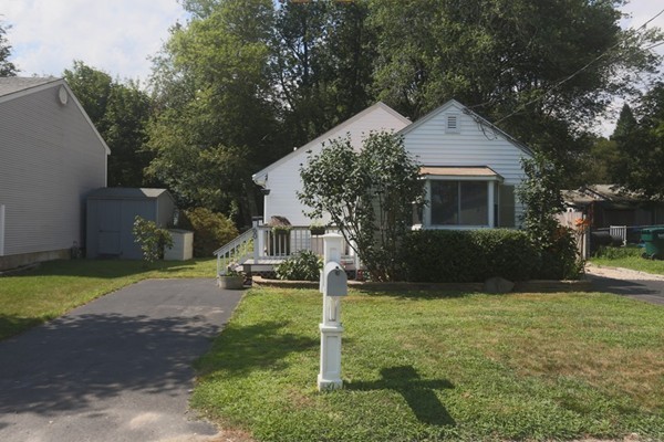 60 East Shore Road Holbrook, MA 02343 - Photo 3 of 20 Gallery Image 3