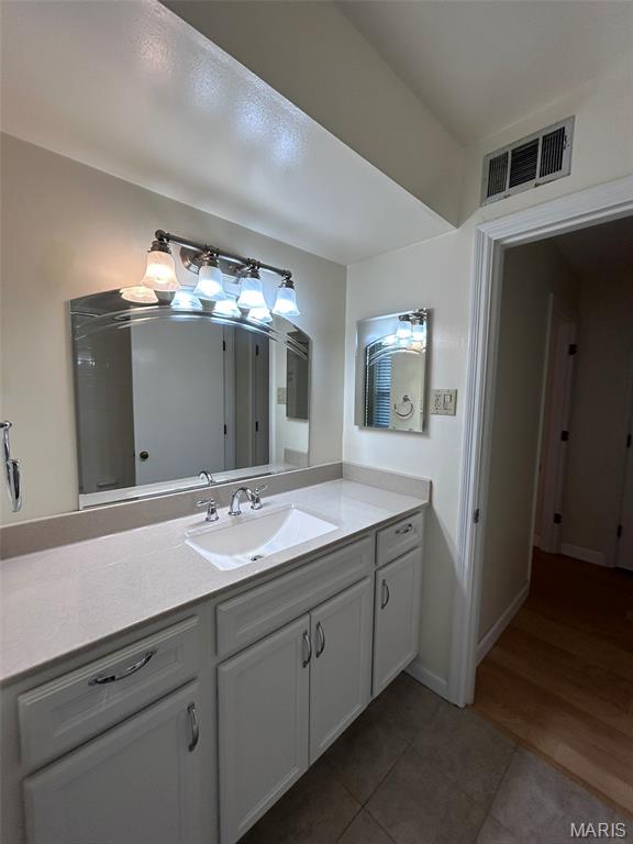 1128 South Mason Road Town and Country, MO 63131 - Photo 13 of 18