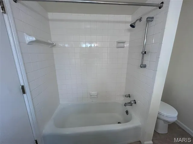 $2,300 | 1128 South Mason Road, St. Louis, MO 63131