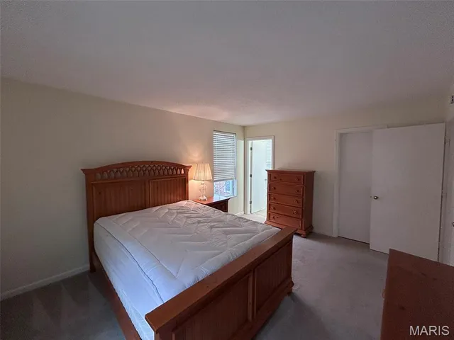 $2,300 | 1128 South Mason Road, St. Louis, MO 63131