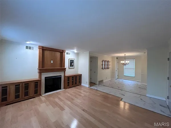 $2,125 | 1128 South Mason Road, Town and Country, MO 63131