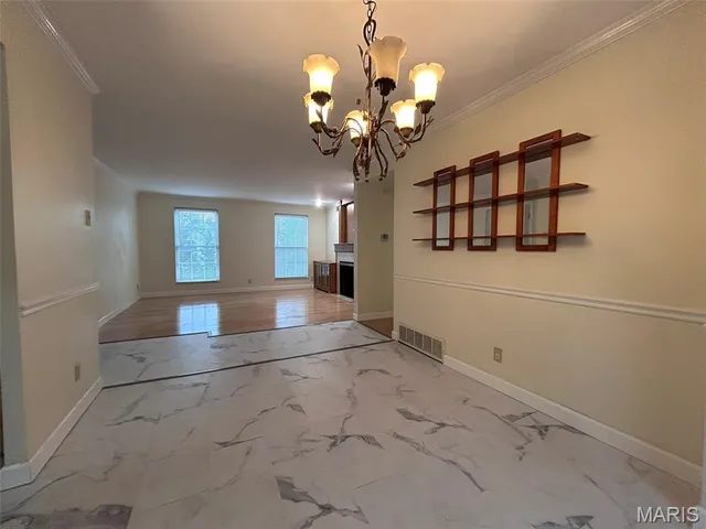 $2,300 | 1128 South Mason Road, St. Louis, MO 63131