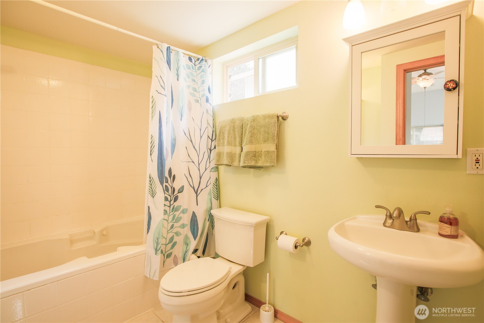 5254 South Apollo Road Langley, WA 98260 - Photo 9 of 35 Gallery Image 9
