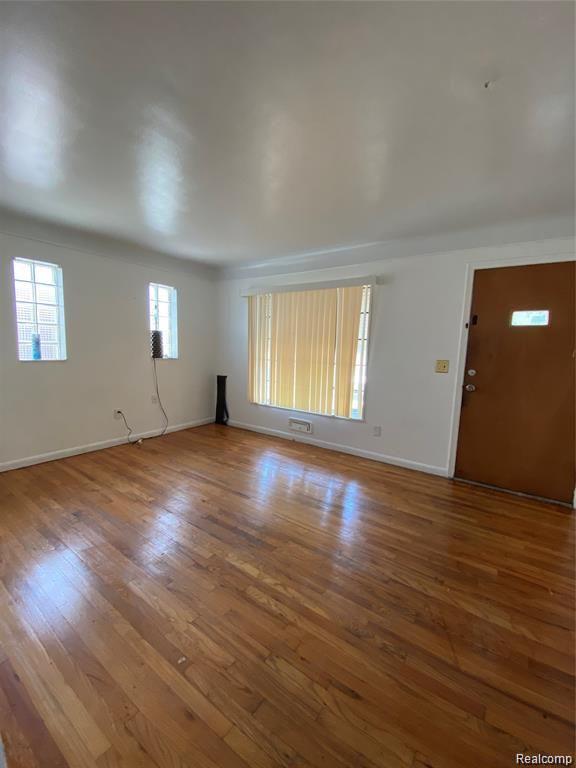 16805 East 8 Mile Road Eastpointe, MI 48021 - Photo 2 of 6
