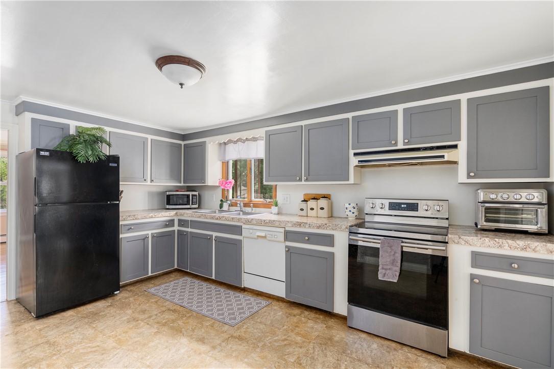 238 William Henry Road Scituate, RI 02857 - Photo 7 of 32