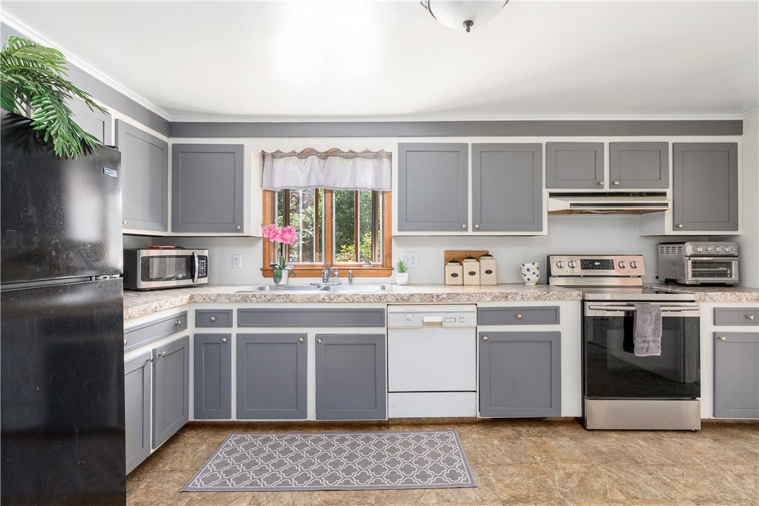 238 William Henry Road Scituate, RI 02857 - Photo 8 of 32