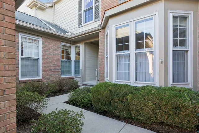 $479,900 | 16252 Country Knoll Drive, Northville, MI 48168