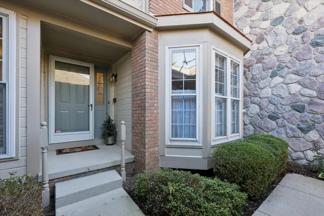 $479,900 | 16252 Country Knoll Drive, Northville, MI 48168