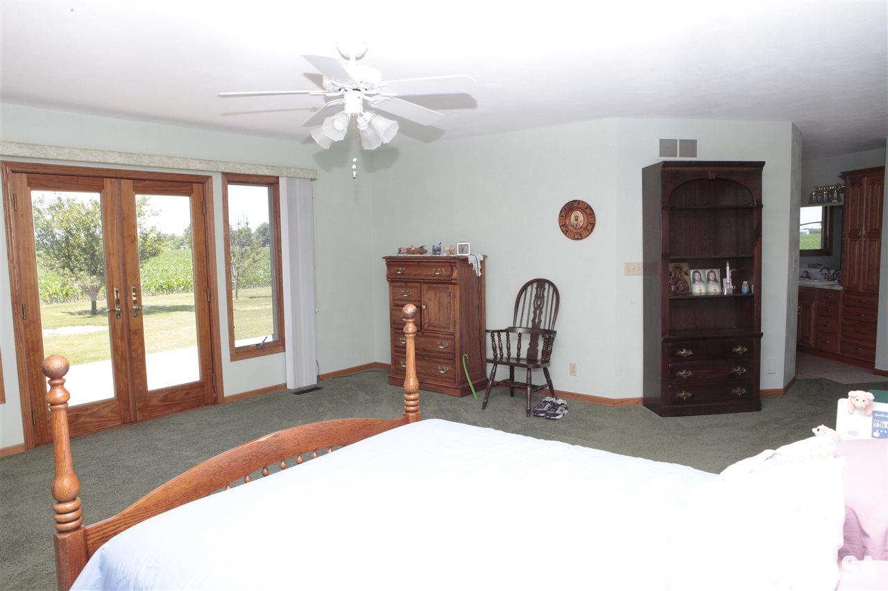 19401 Bennett Road Pekin, IL 61554 - Photo 14 of 36