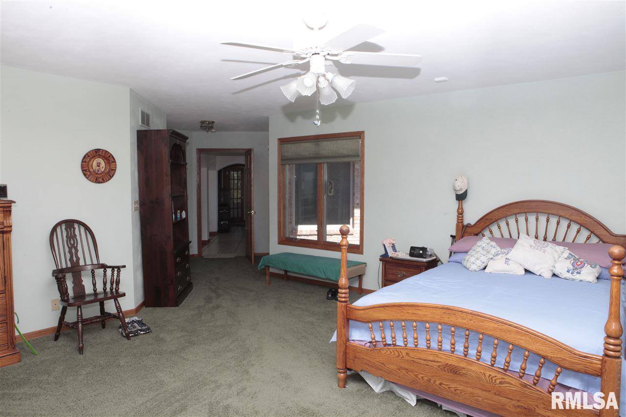 19401 Bennett Road Pekin, IL 61554 - Photo 15 of 36