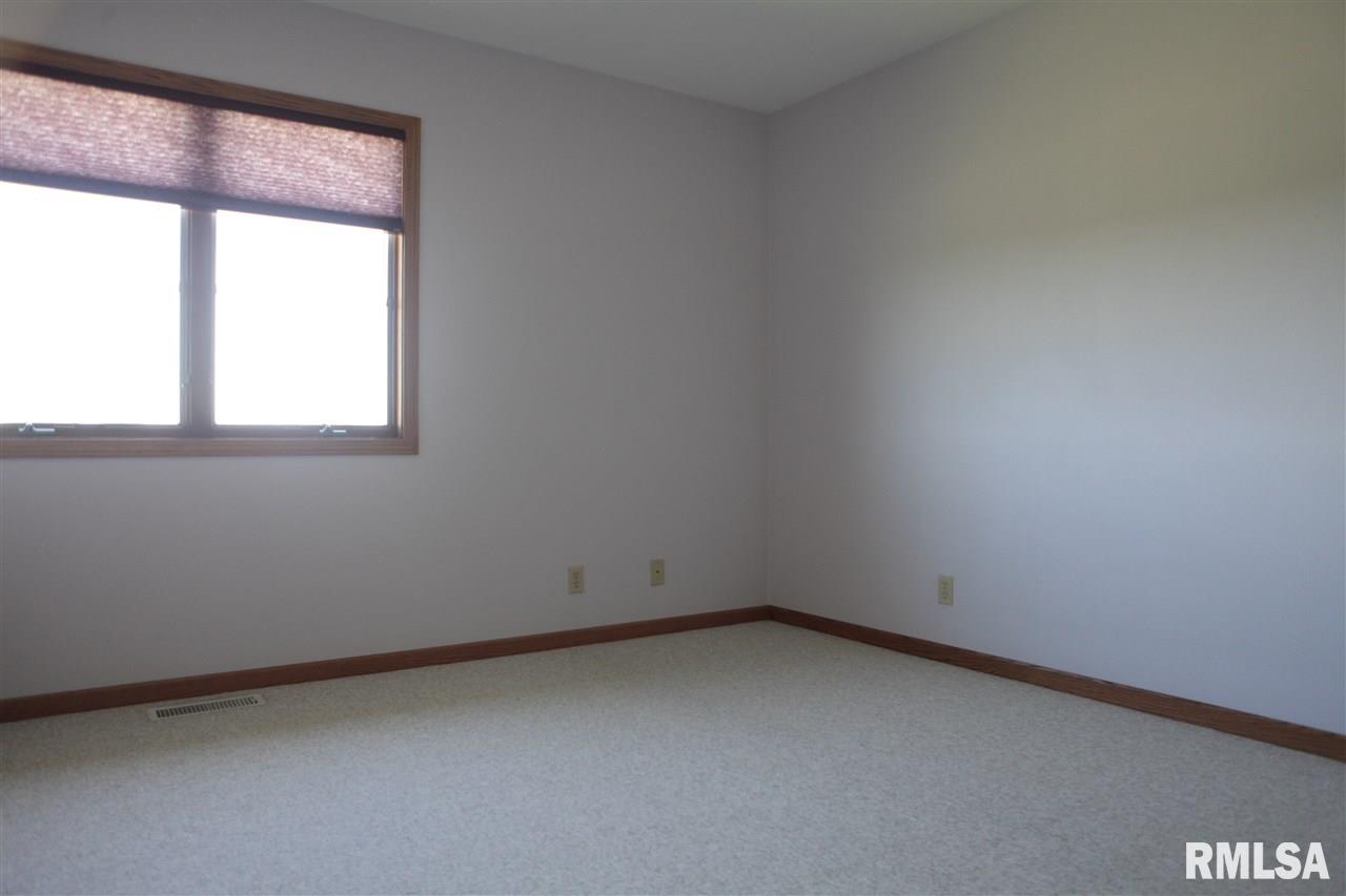 19401 Bennett Road Pekin, IL 61554 - Photo 23 of 36