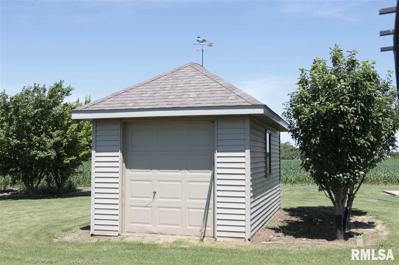 19401 Bennett Road Pekin, IL 61554 - Photo 5 of 36