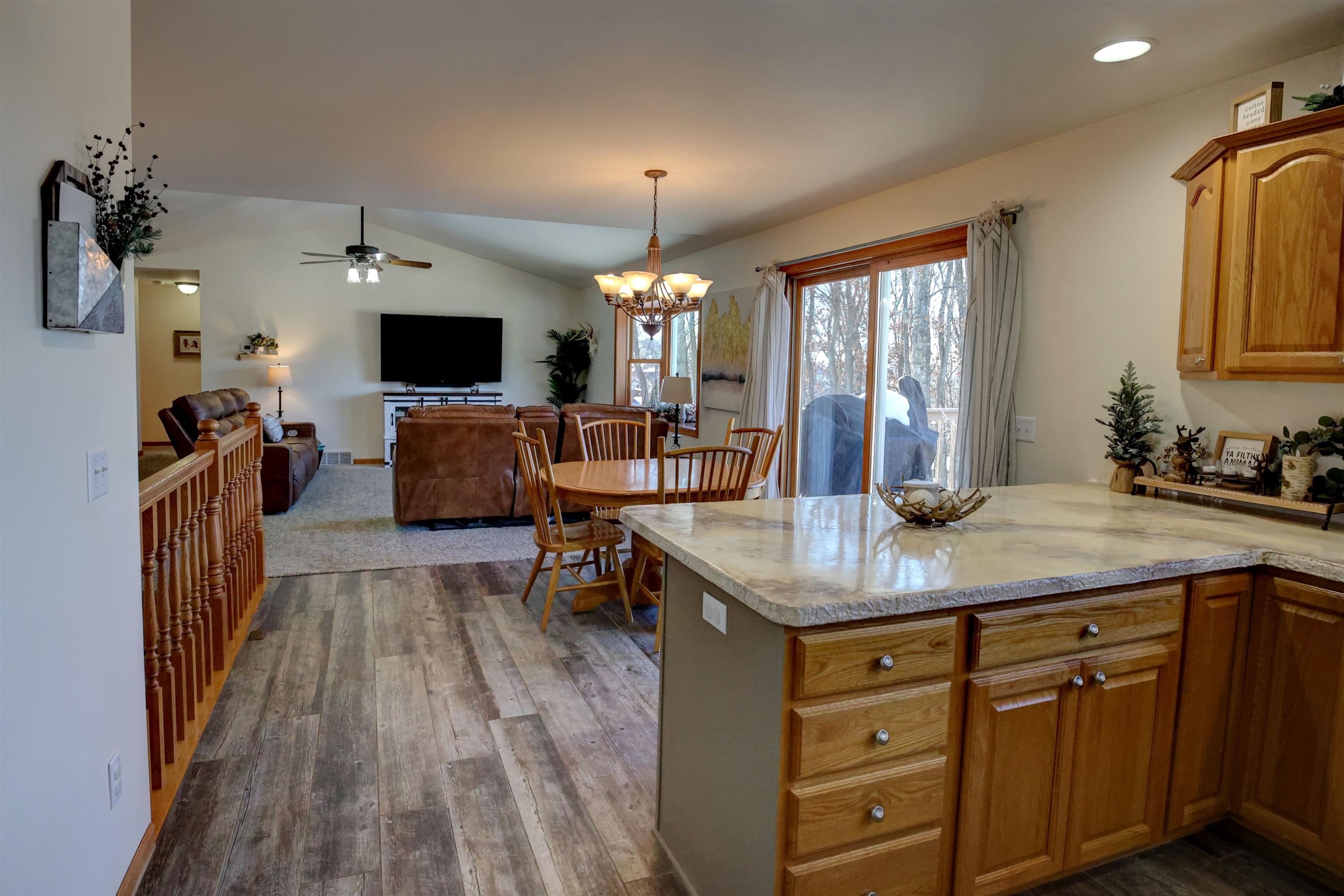 2245 Sunset Drive Reedsburg, WI 53959 - Photo 10 of 28