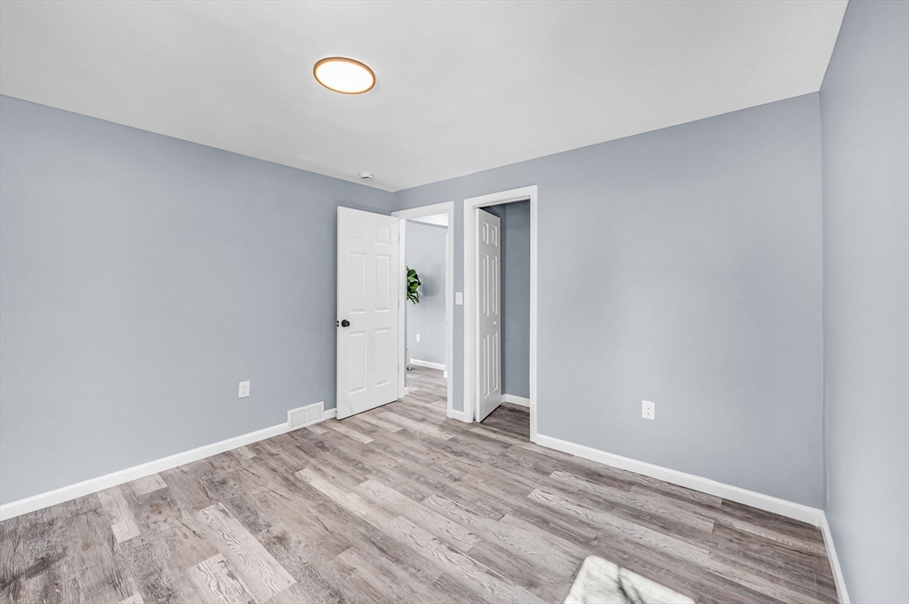 297 Breckwood Boulevard Springfield, MA 01109 - Photo 12 of 26