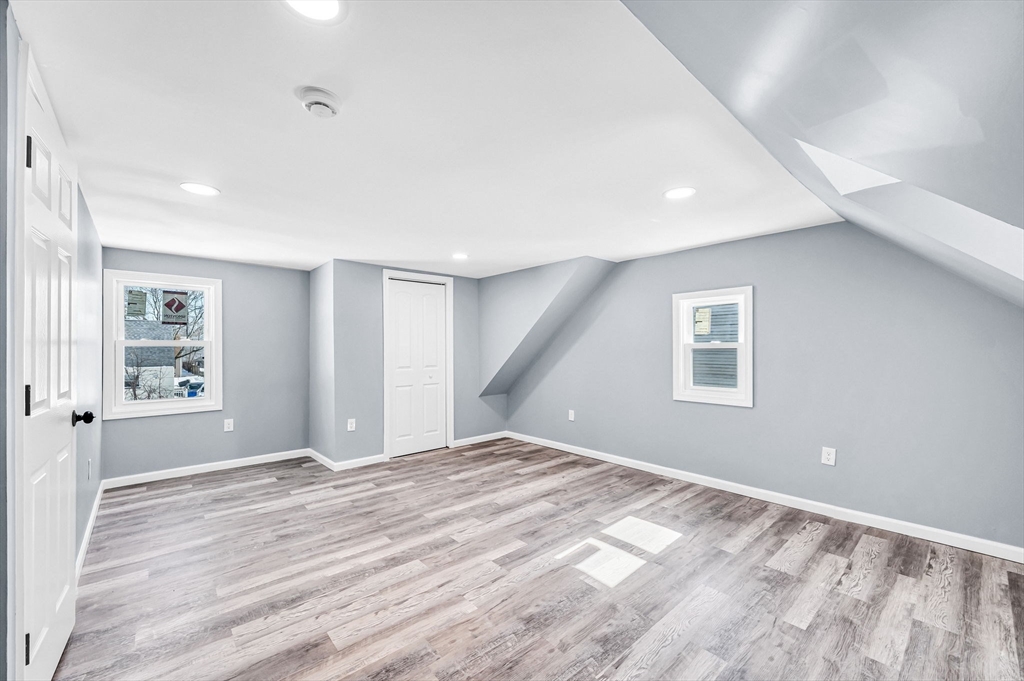 297 Breckwood Boulevard Springfield, MA 01109 - Photo 16 of 26
