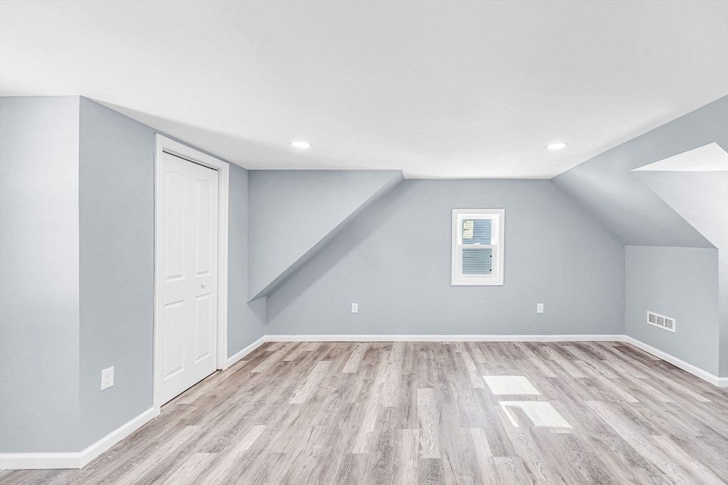 297 Breckwood Boulevard Springfield, MA 01109 - Photo 17 of 26