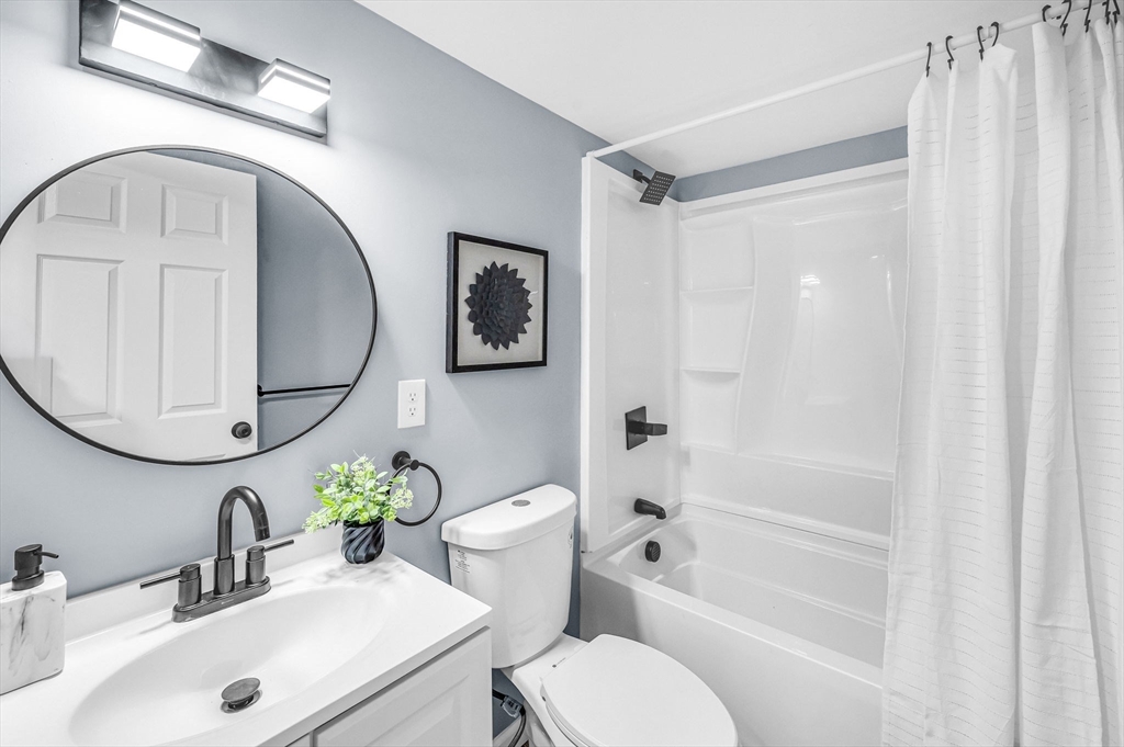 297 Breckwood Boulevard Springfield, MA 01109 - Photo 19 of 26