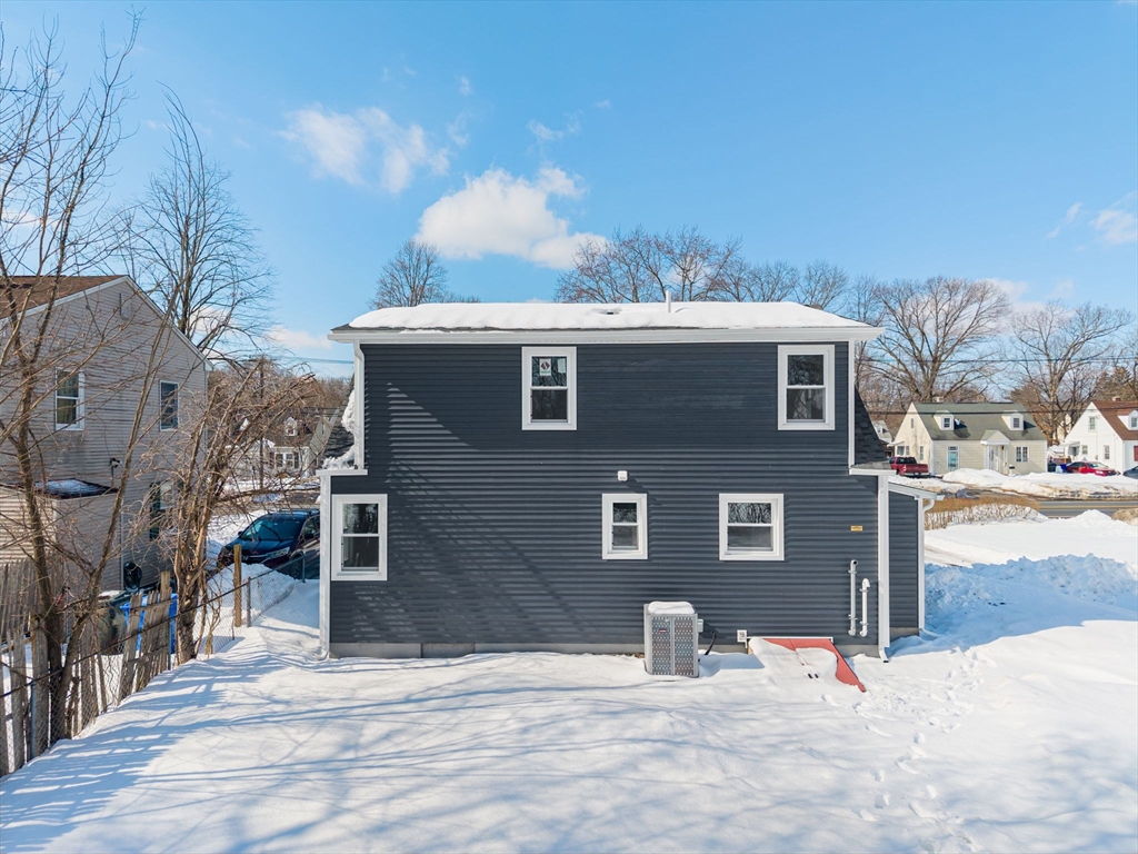 297 Breckwood Boulevard Springfield, MA 01109 - Photo 2 of 26