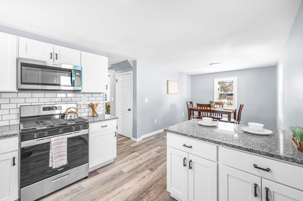 297 Breckwood Boulevard Springfield, MA 01109 - Photo 8 of 26