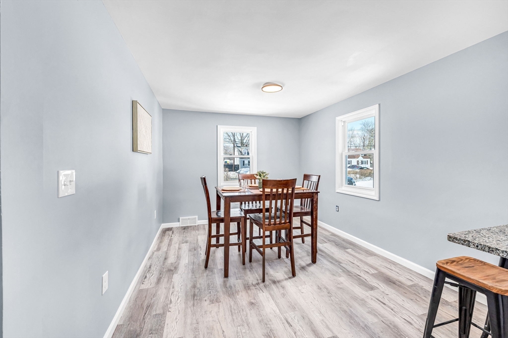 297 Breckwood Boulevard Springfield, MA 01109 - Photo 9 of 26
