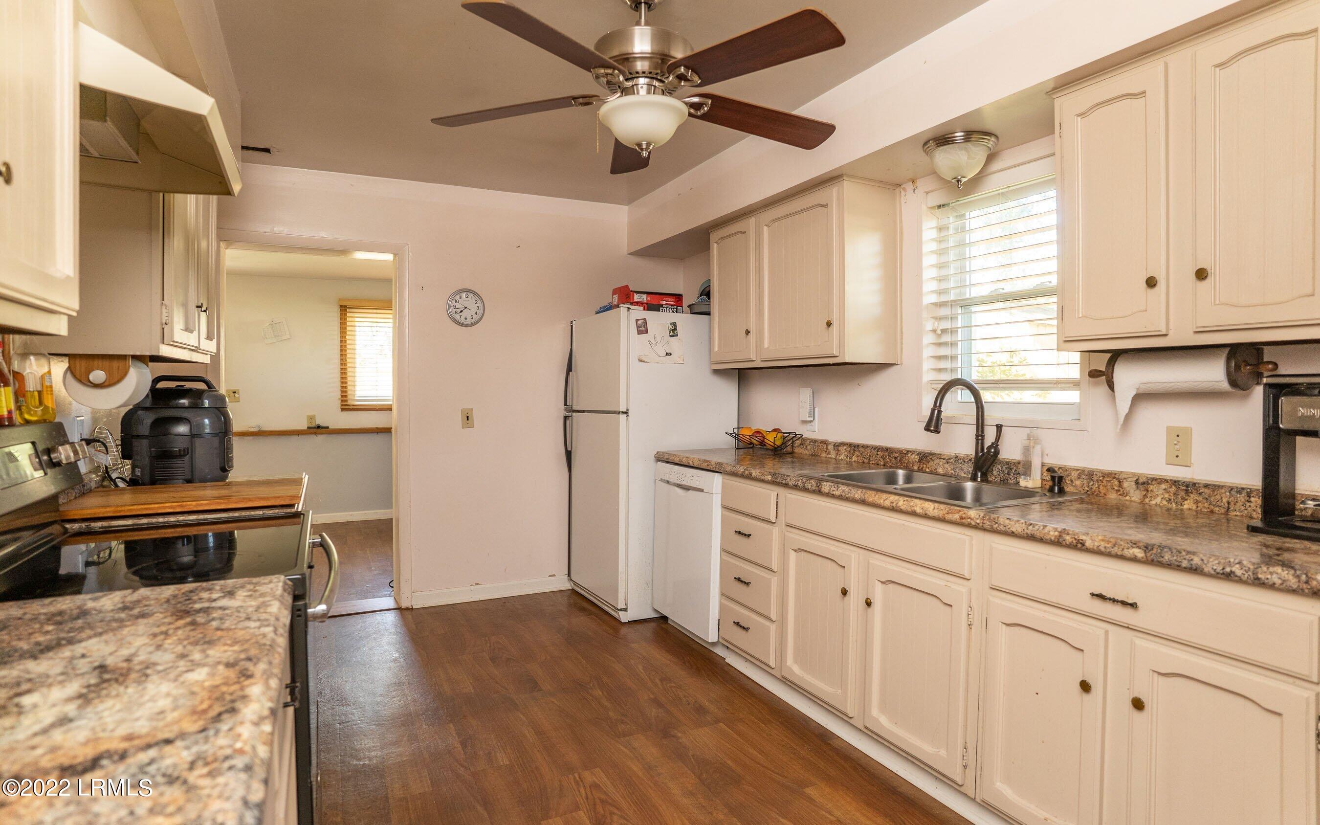185 Old Bailey Road Okatie, SC 29909 - Photo 7 of 23 DSC01945-1.jpg-SMALL