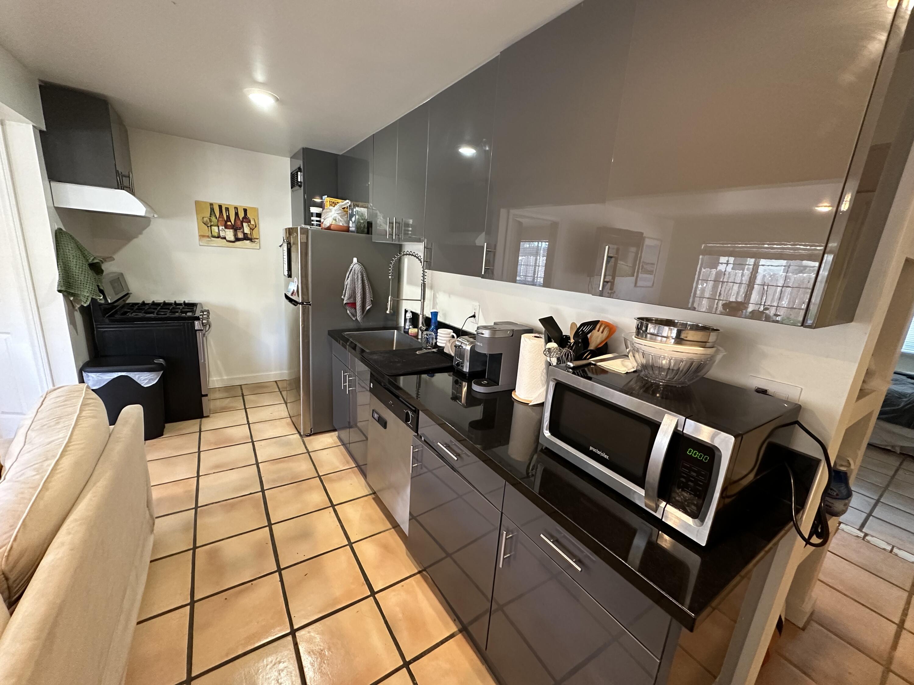 6657 Sueno Road Goleta, CA 93117 - Photo 10 of 17 Kitchen (#101)