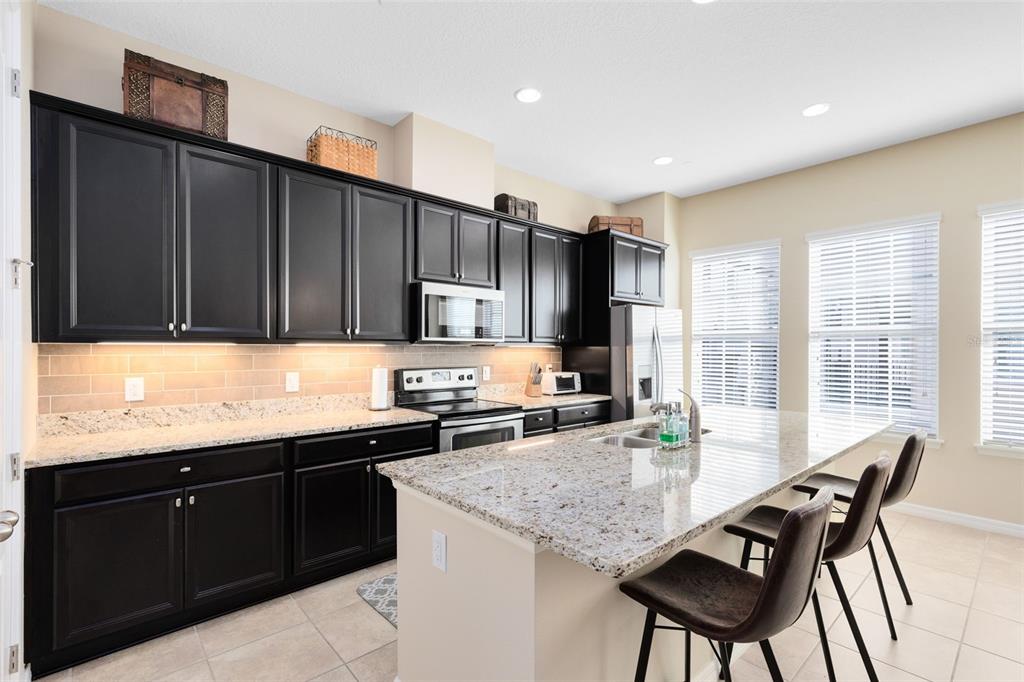 204 Queen Palm Court Altamonte Springs, FL 32701 - Photo 4 of 34