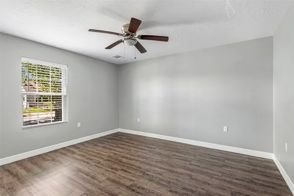 $2,050 | 520 East Defee Avenue, Baytown, TX 77520