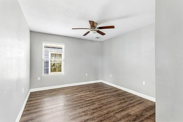 $2,050 | 520 East Defee Avenue, Baytown, TX 77520