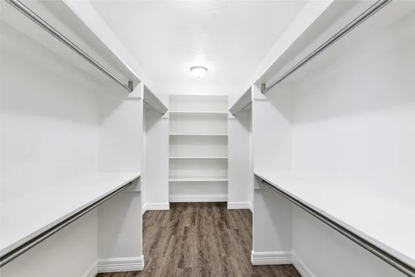 $2,050 | 520 East Defee Avenue, Baytown, TX 77520