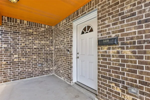 $2,050 | 520 East Defee Avenue, Baytown, TX 77520