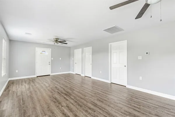 $2,050 | 520 East Defee Avenue, Baytown, TX 77520
