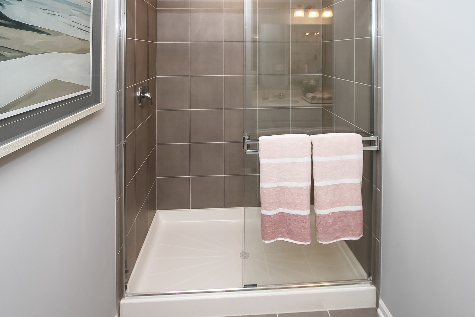 324 Kingsport Drive South Elgin, IL 60177 - Photo 16 of 25 a bathroom with a bath tub