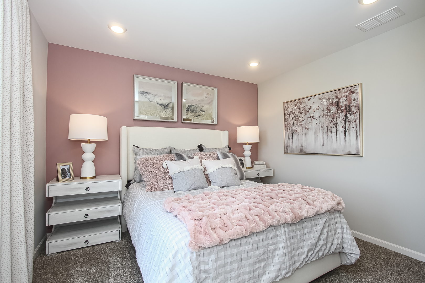 324 Kingsport Drive South Elgin, IL 60177 - Photo 18 of 25 a bedroom with a bed and a painting on the wall