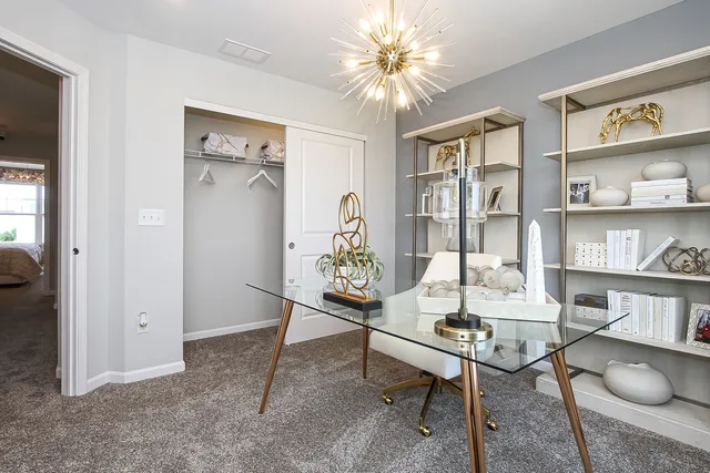 $319,990 | 324 Kingsport Drive, South Elgin, IL 60177