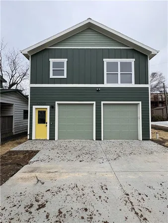 $1,300 | 4206 B Pearl Street, Kansas City, KS 66103