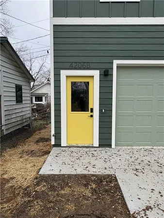$1,300 | 4206 B Pearl Street, Kansas City, KS 66103