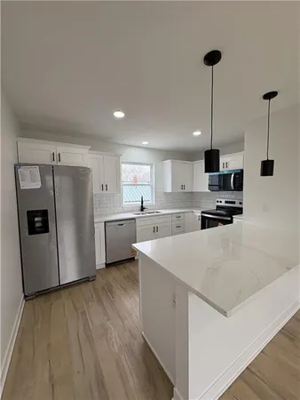 $1,300 | 4206 B Pearl Street, Kansas City, KS 66103