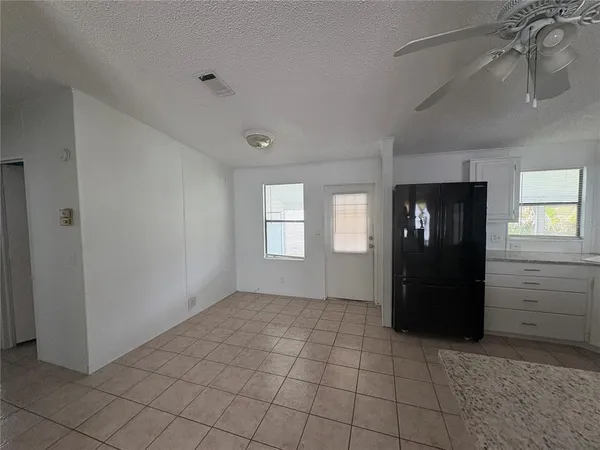 $1,595 | 2132 Sabal Palm Drive, Lakeland, FL 33810