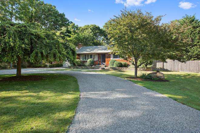 29 Glade Road East Hampton, NY 11937 - Photo 2 of 7