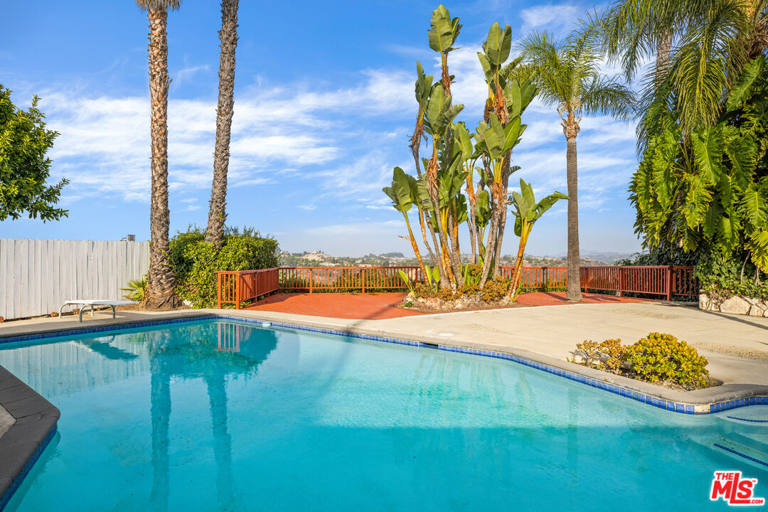 2254 Stradella Road Los Angeles, CA 90077 - Photo 27 of 27 a view of a backyard