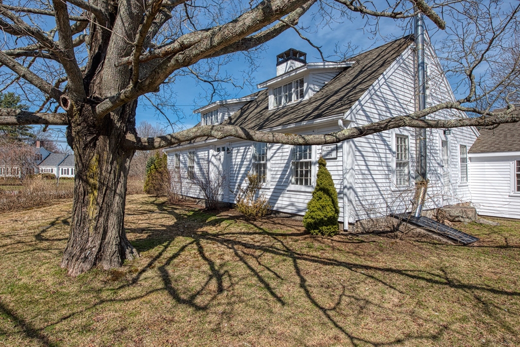 569 Main Street Hanover, MA 02339 - Photo 2 of 34