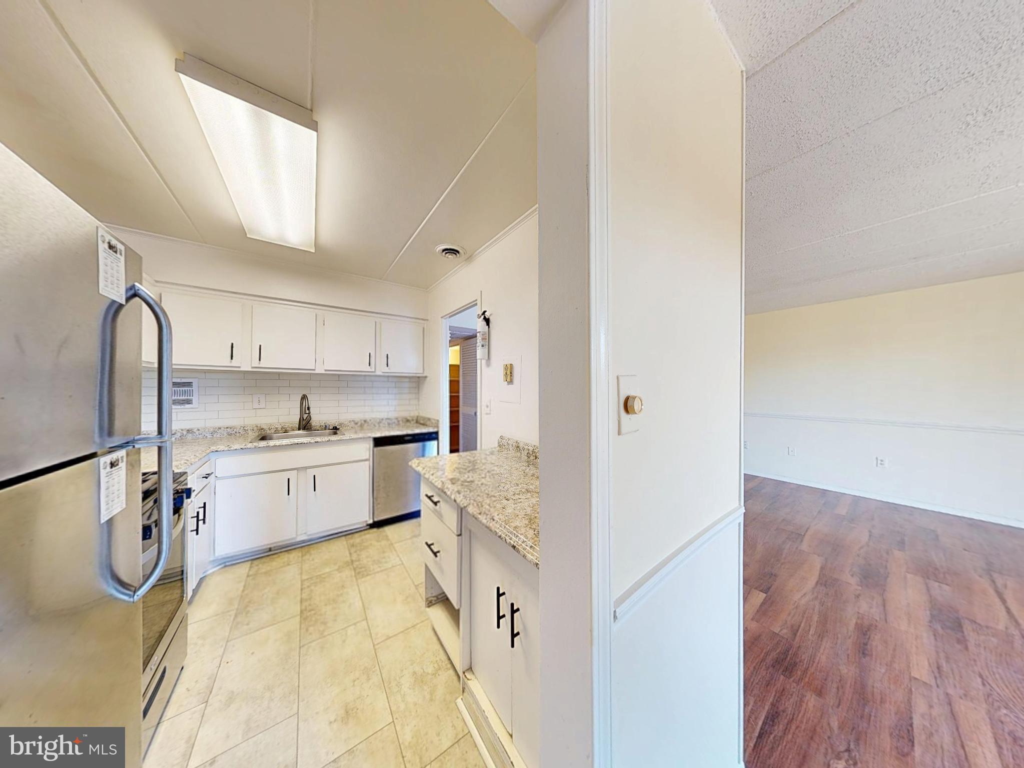 2622 Fort Farnsworth Road, Unit 216 Alexandria, VA 22303 - Photo 7 of 51 Kitchen